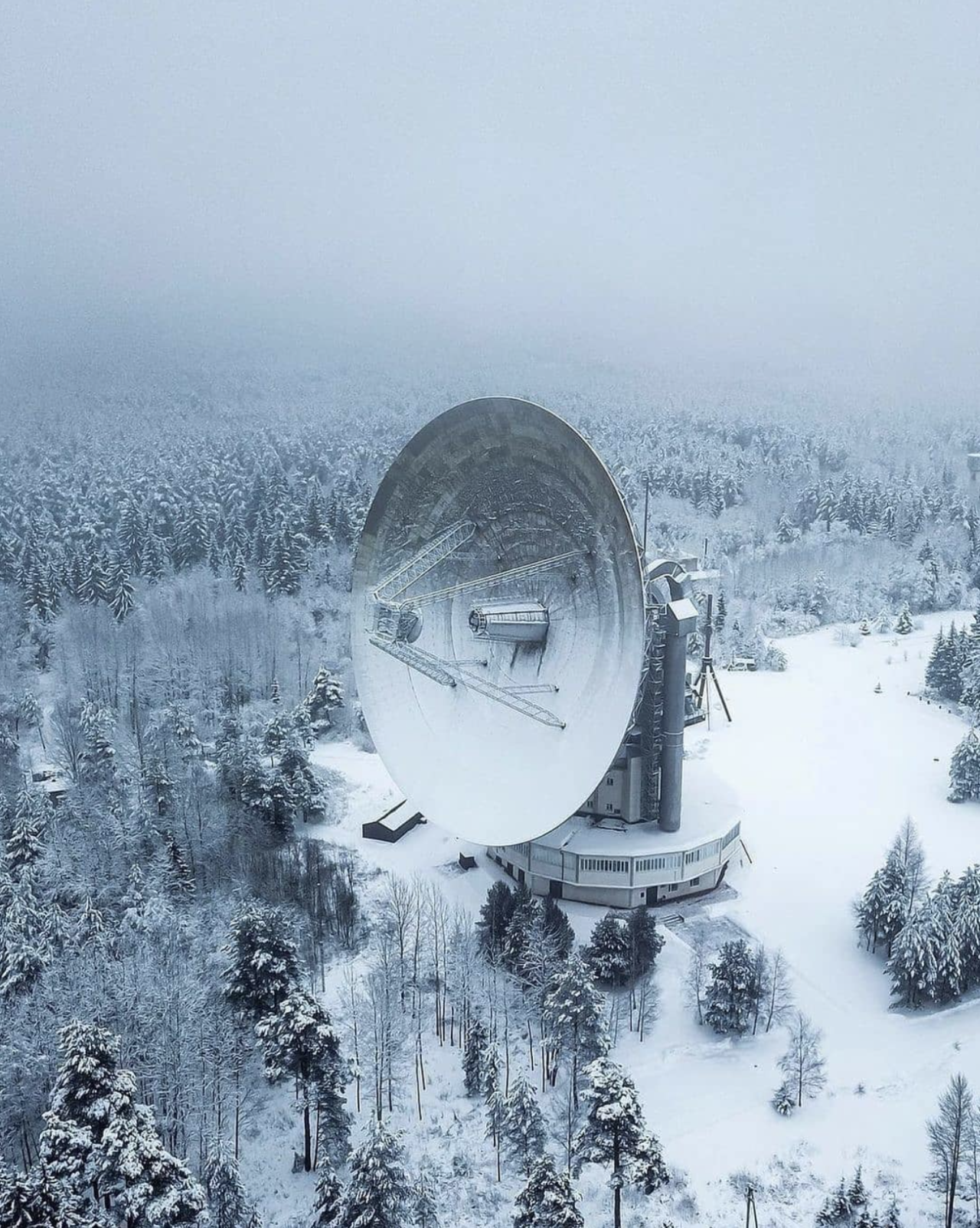 Archillect ID 400215