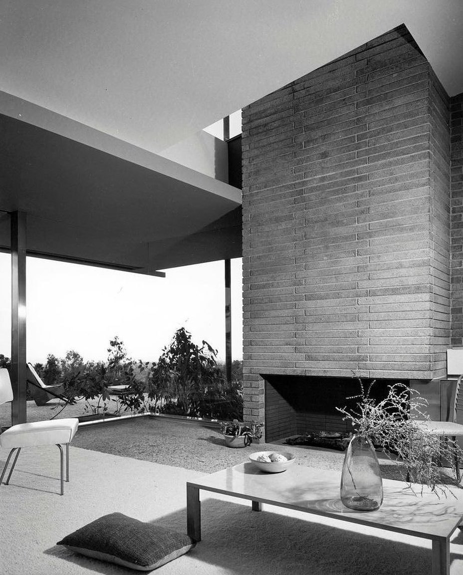 Archillect ID 400219