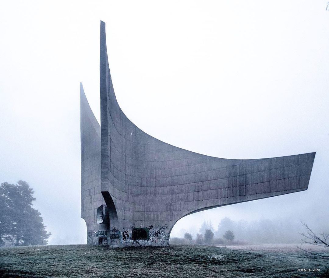 Archillect ID 400239