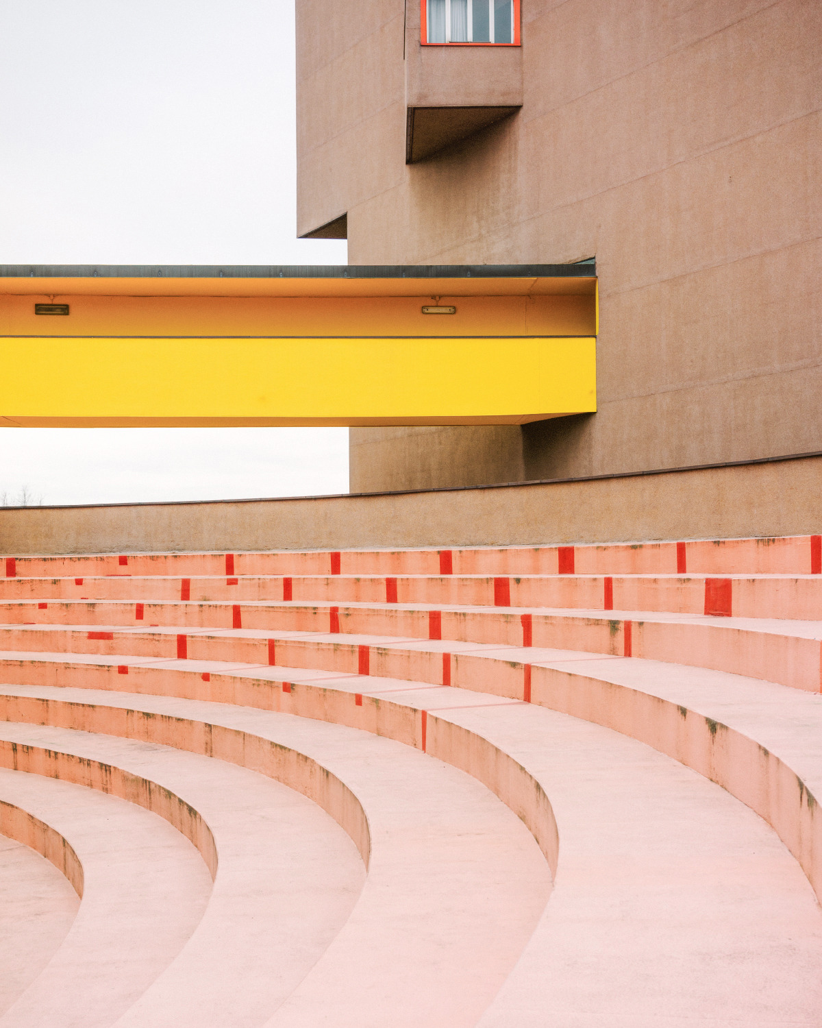 Archillect ID 400250