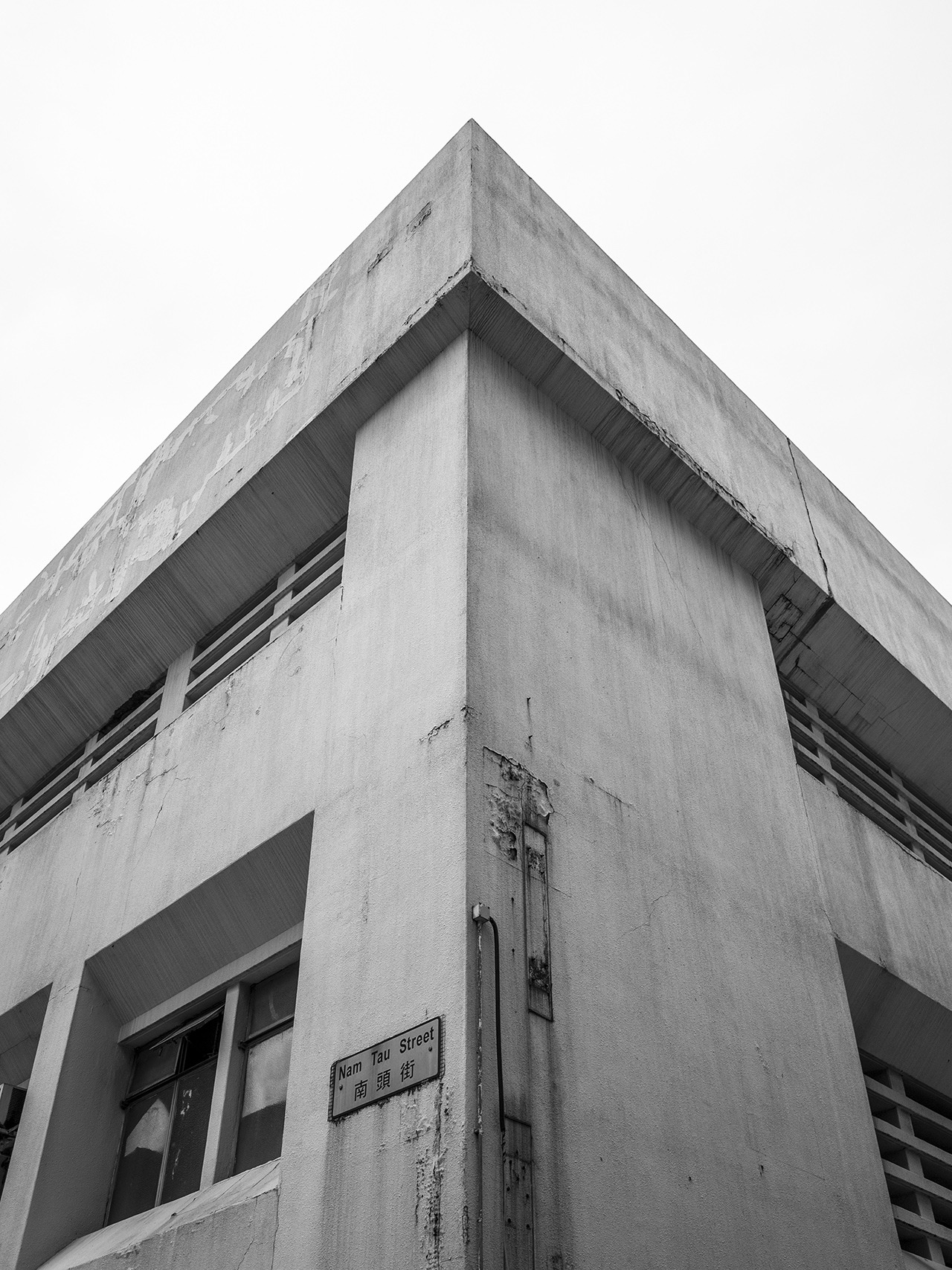 Archillect ID 400303