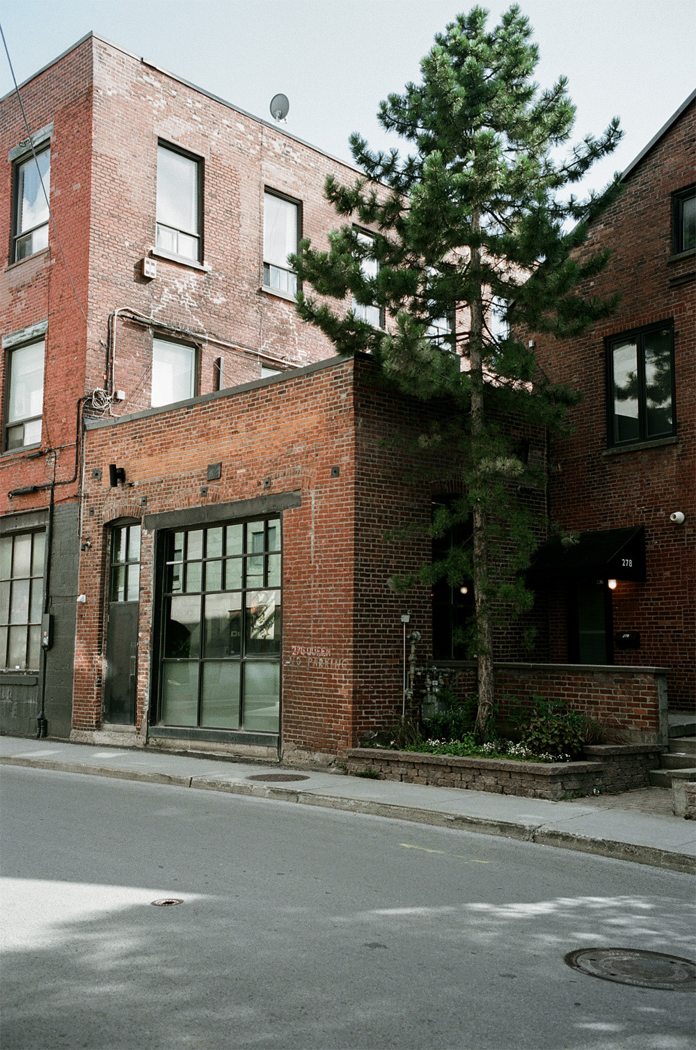 Archillect ID 400312