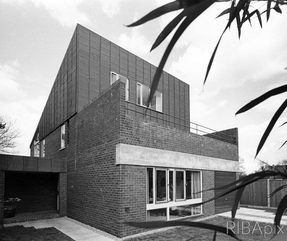 Archillect ID 400313