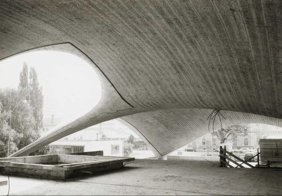 Archillect ID 400325