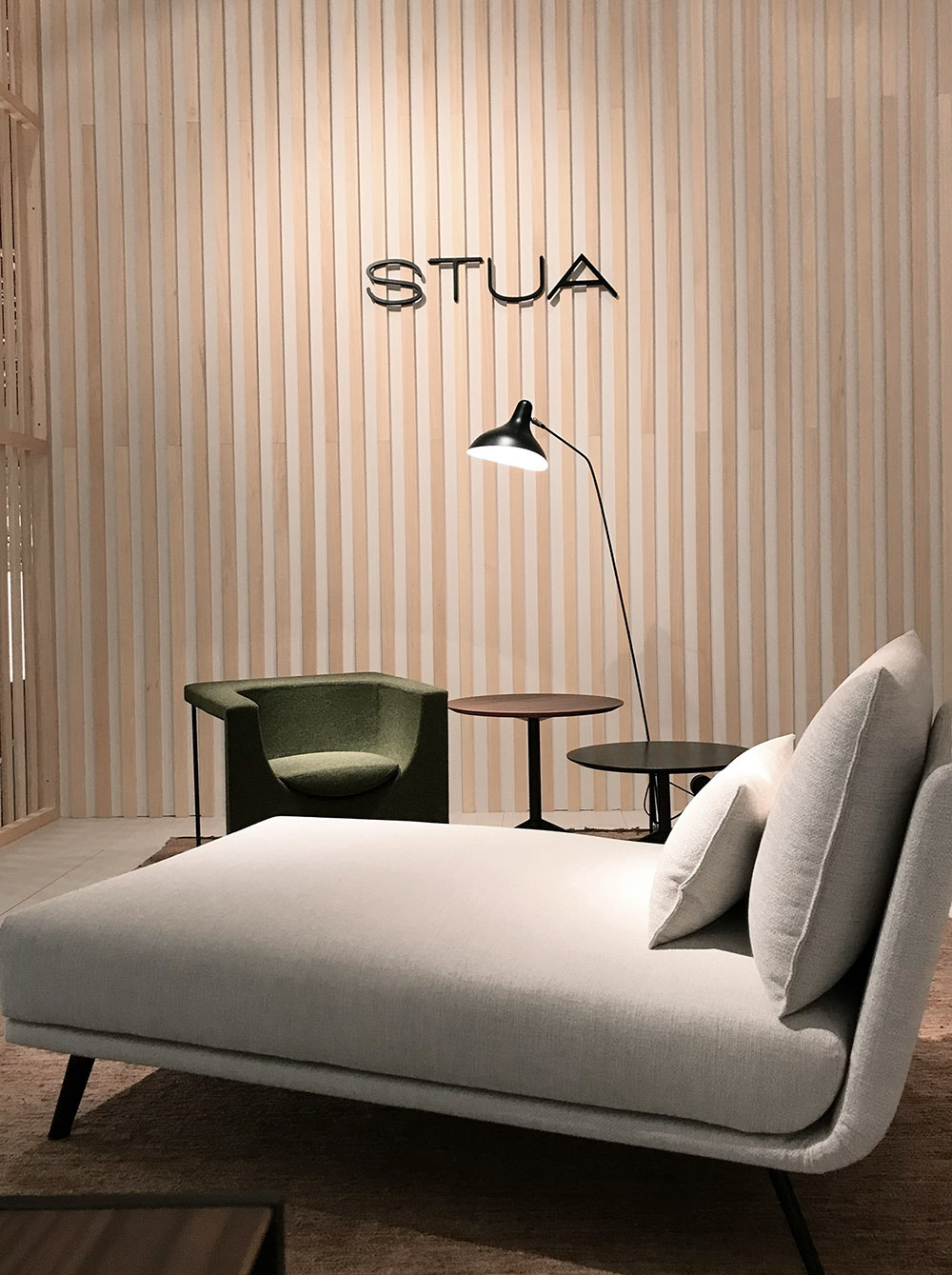 Archillect ID 400326