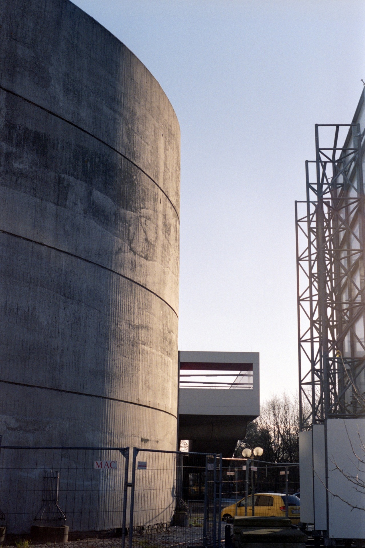 Archillect ID 400352