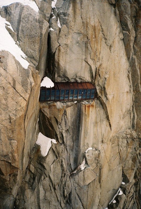 Archillect ID 400431