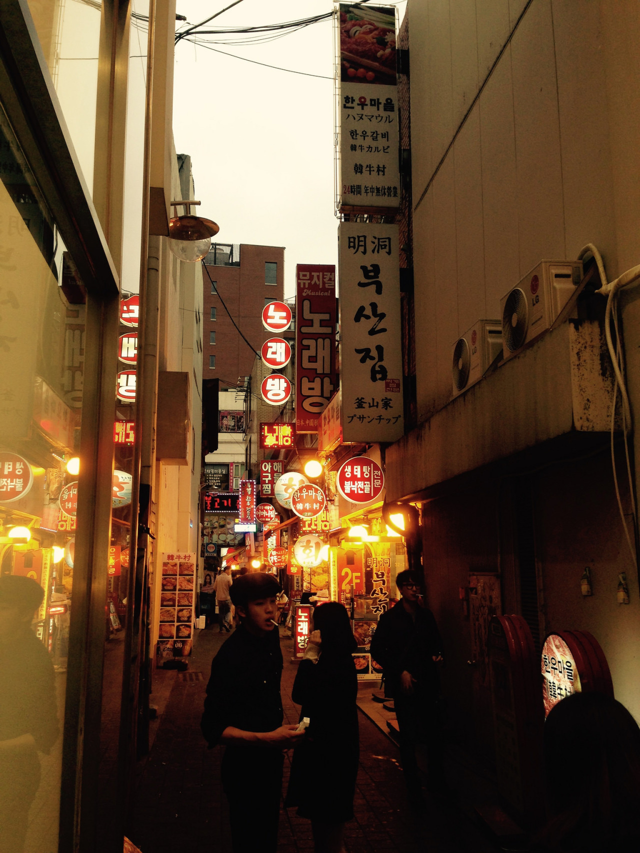 Archillect ID 400460