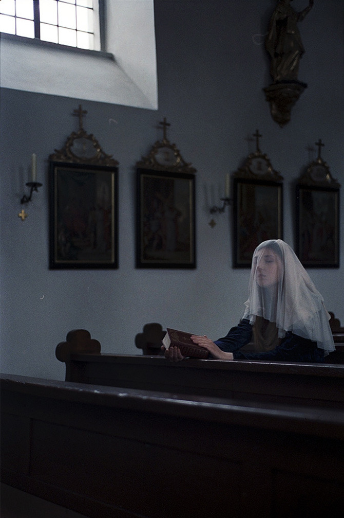 Archillect ID 400562