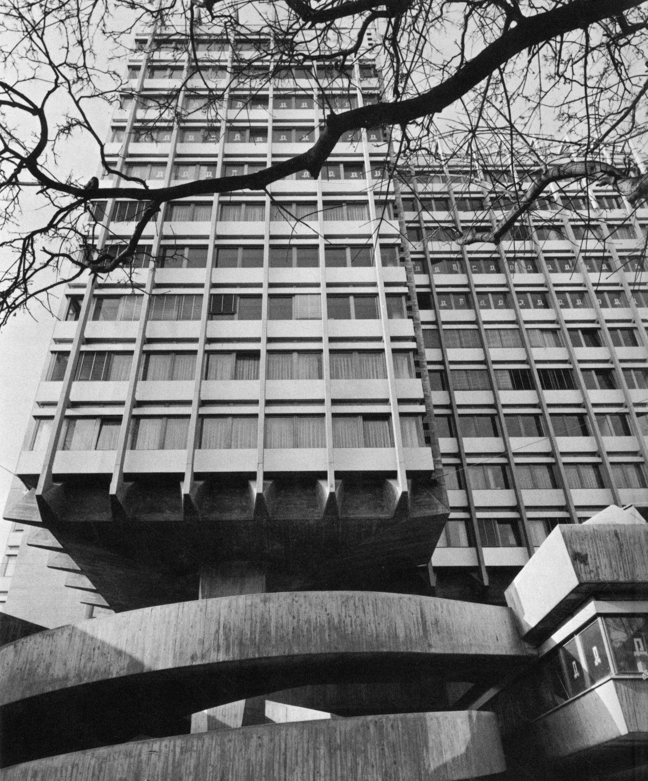 Archillect ID 400577