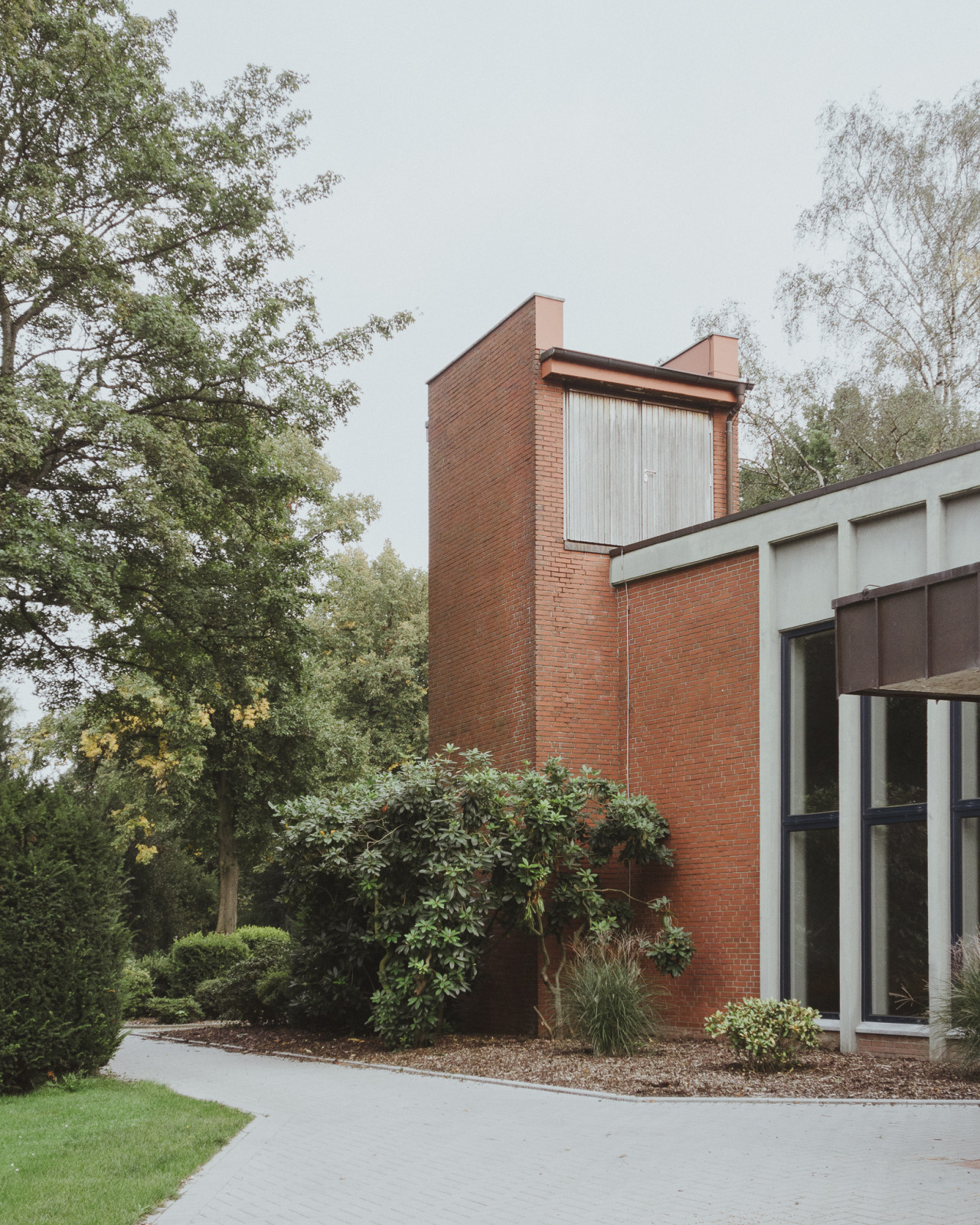 Archillect ID 400591