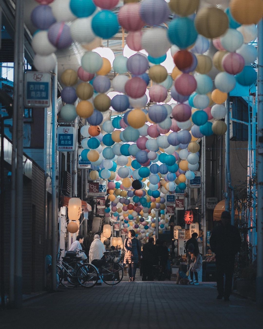 Archillect ID 400603