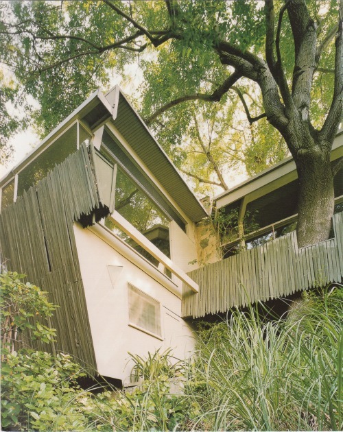 Archillect ID 400615