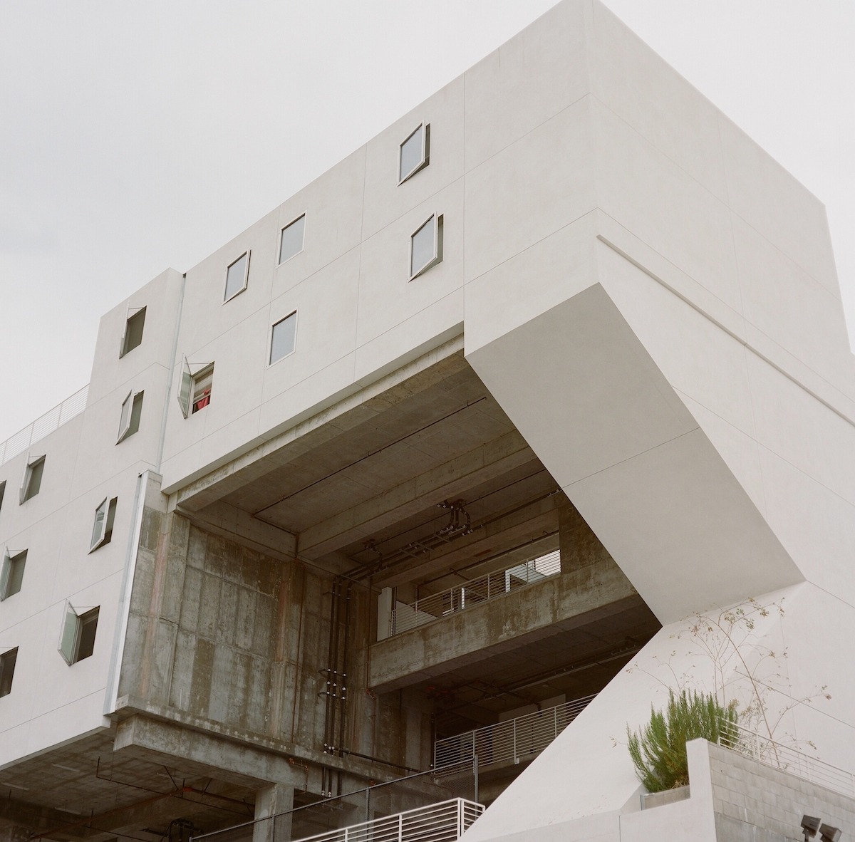 Archillect ID 400624