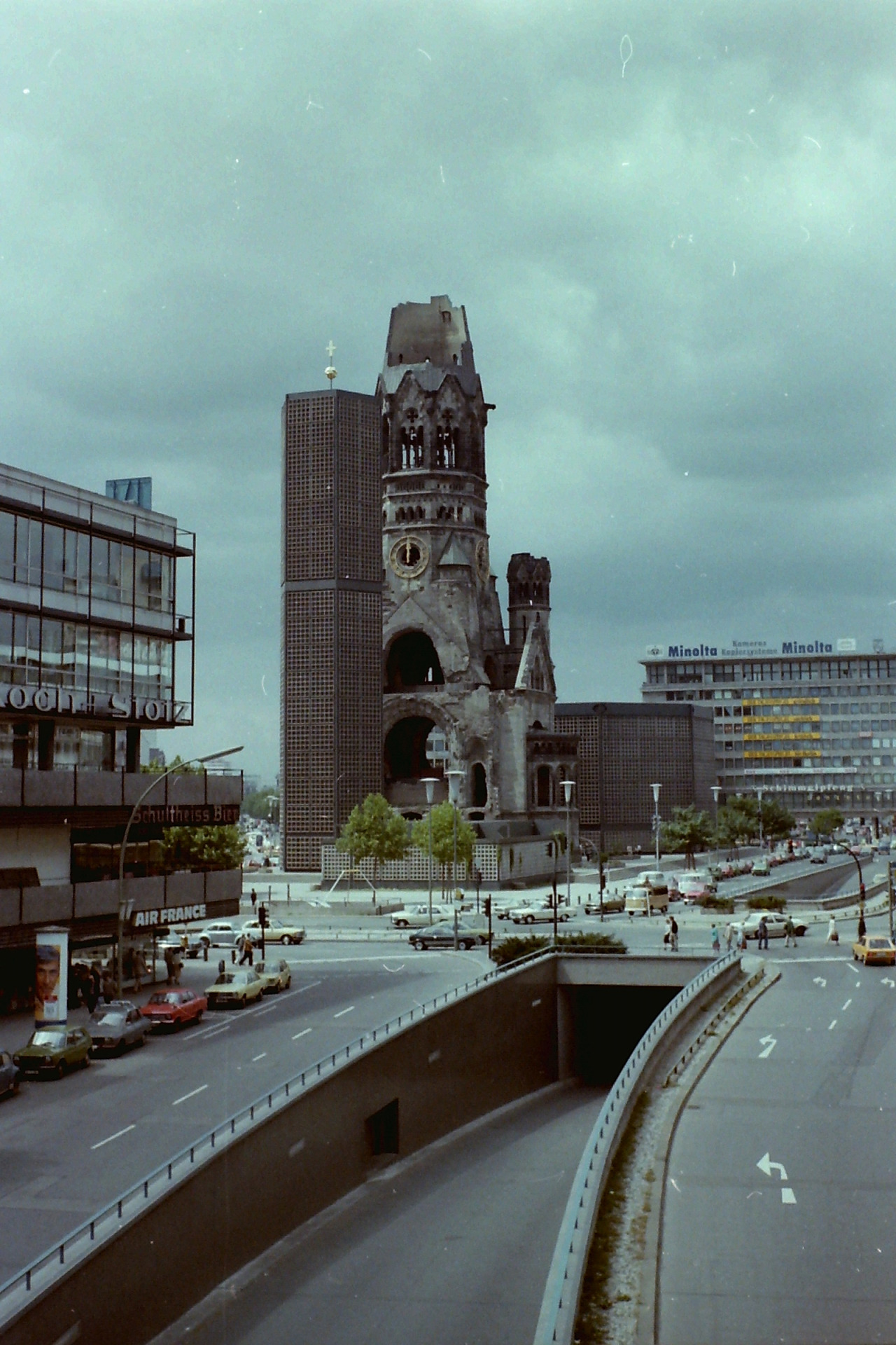 Archillect ID 400905