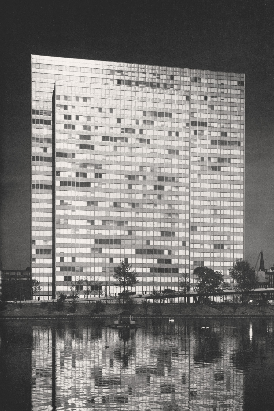 Archillect ID 400913