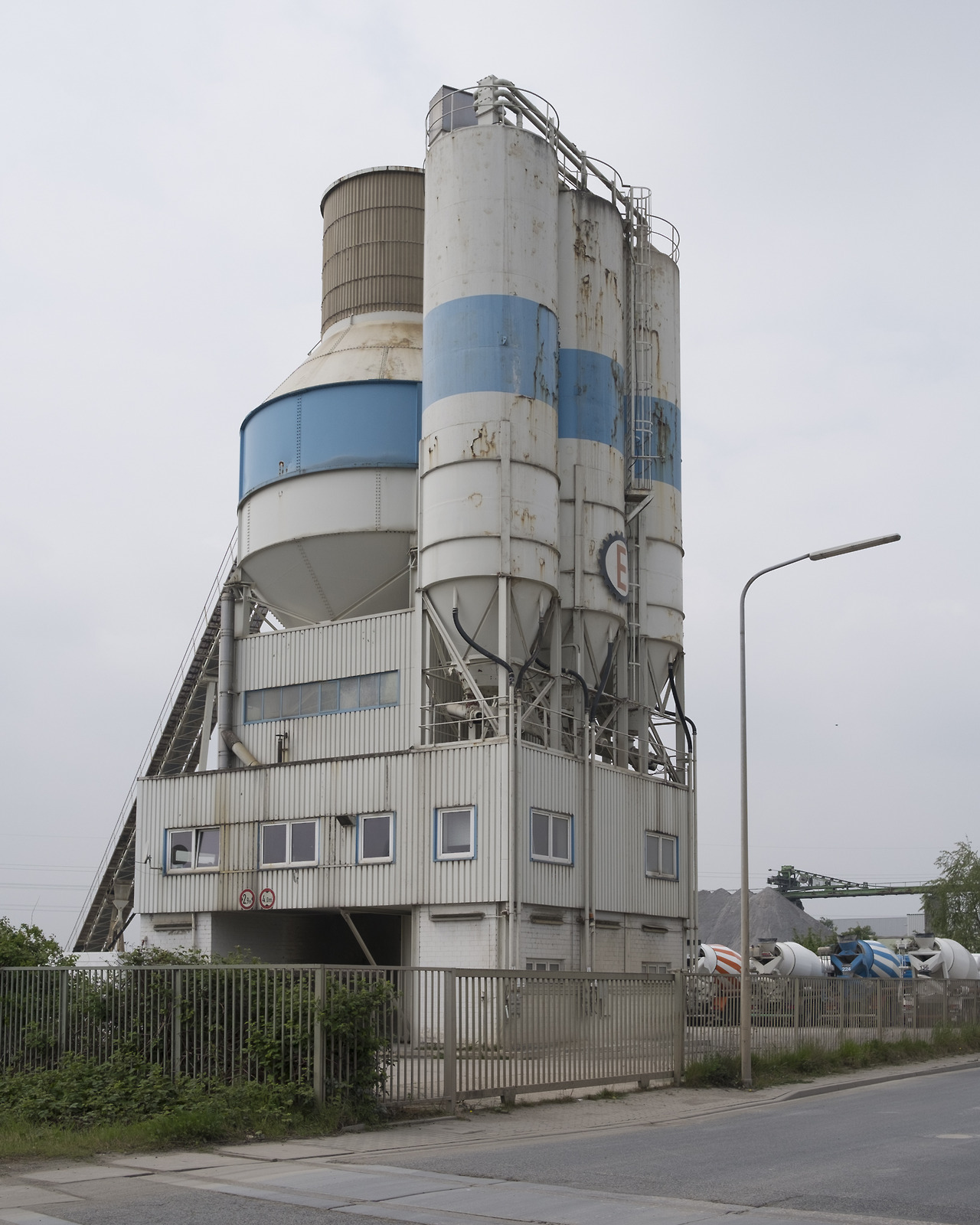 Archillect ID 400926