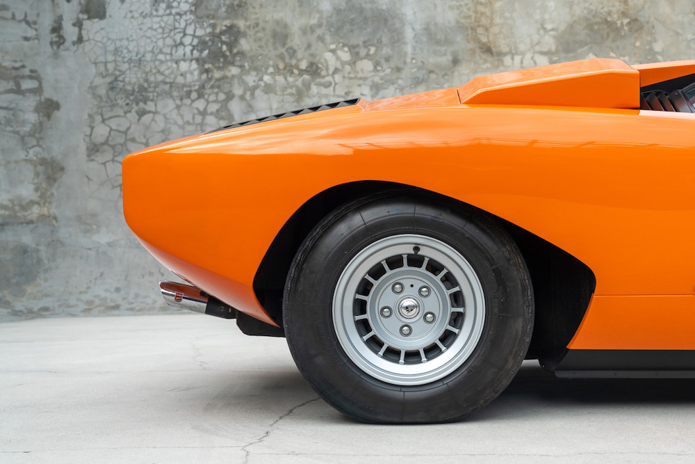 Archillect ID 401072