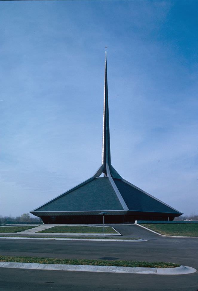 Archillect ID 401275