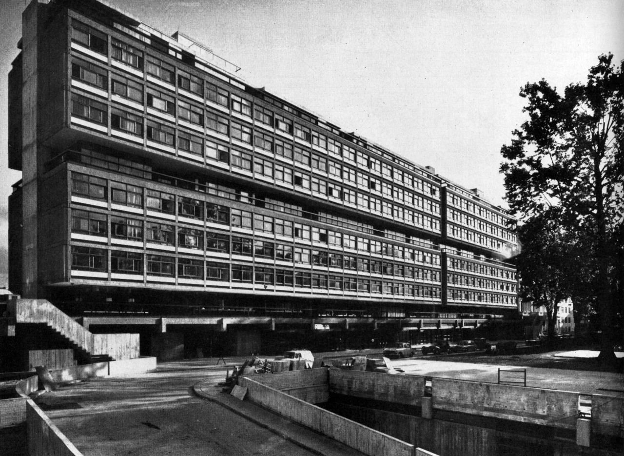 Archillect ID 401316