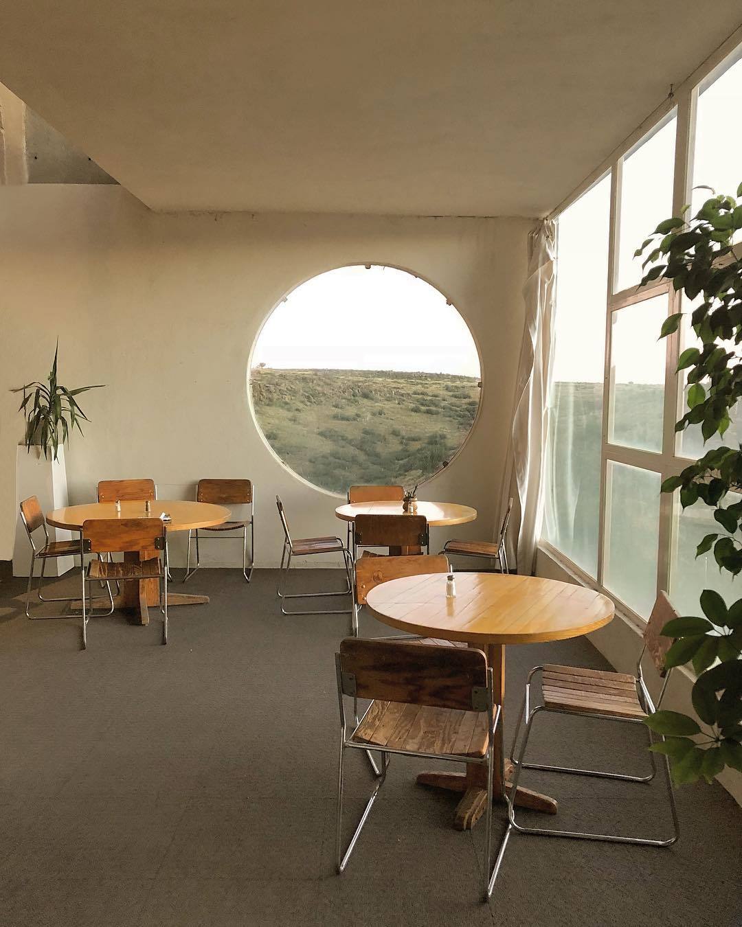 Archillect ID 401334