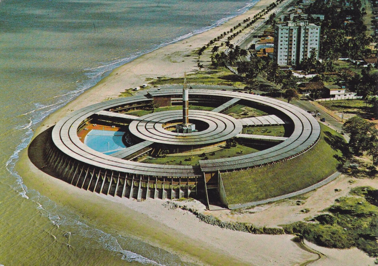 Archillect ID 401345