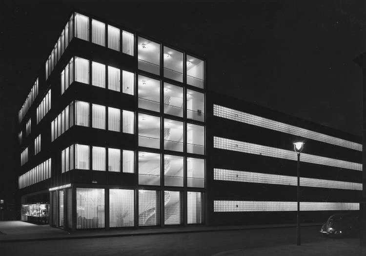 Archillect ID 401502