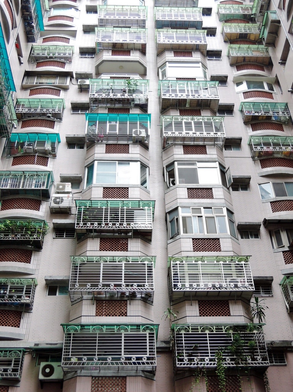 Archillect ID 401636