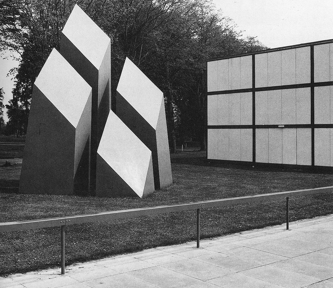 Archillect ID 401787