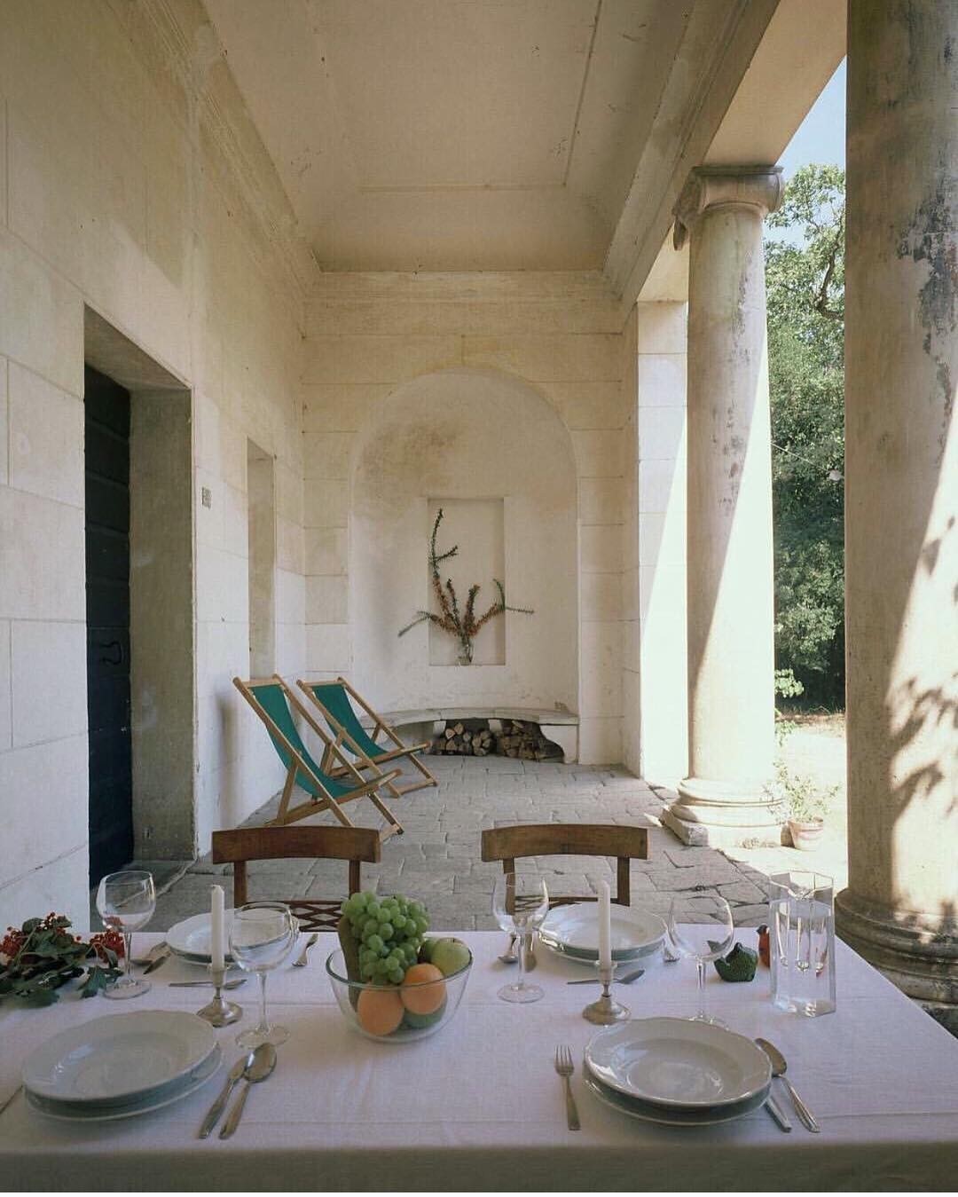 Archillect ID 401997