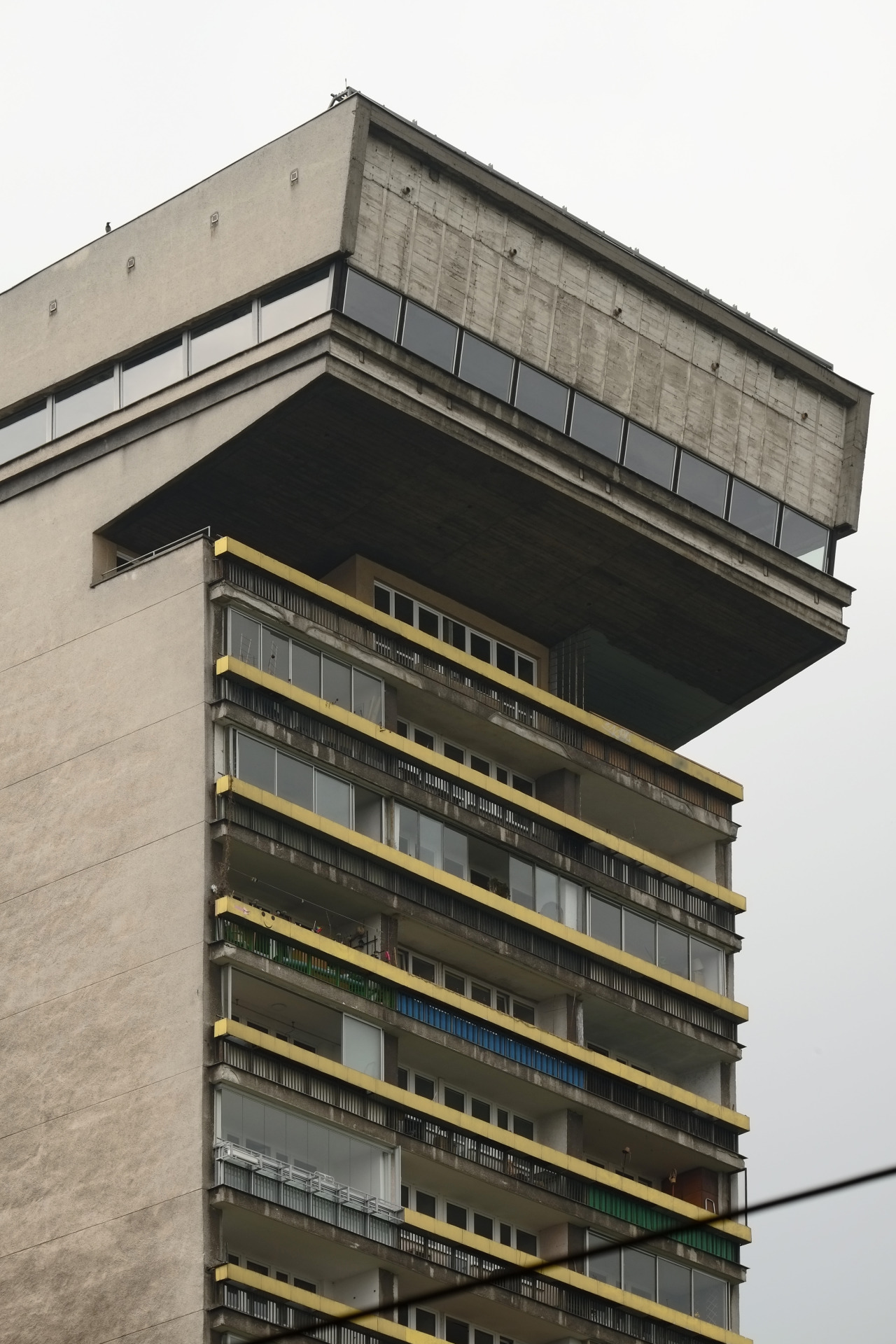 Archillect ID 402113