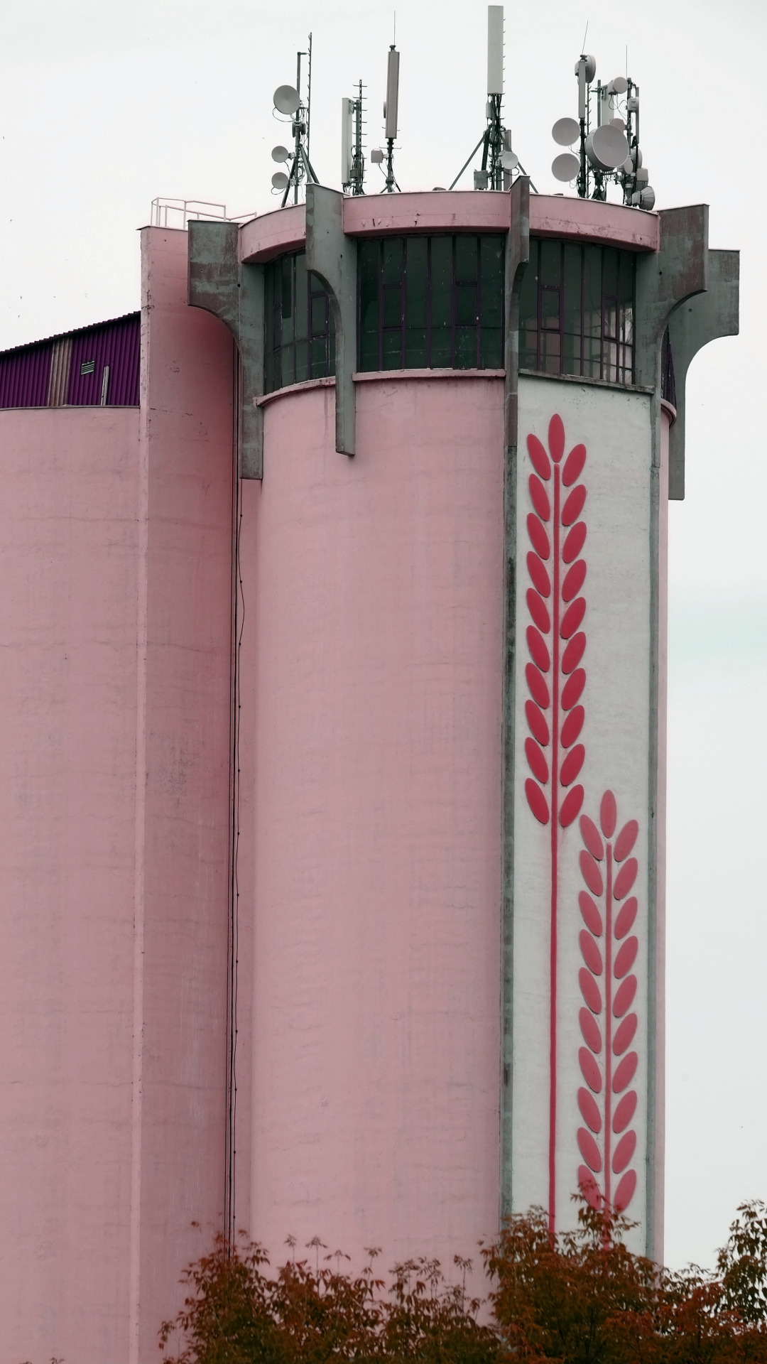 Archillect ID 402383