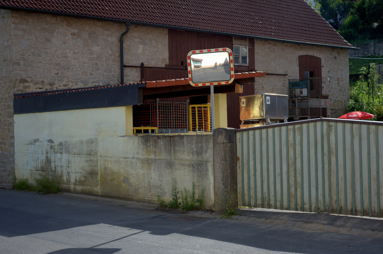 Archillect ID 402406