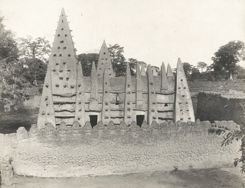 Archillect ID 402417