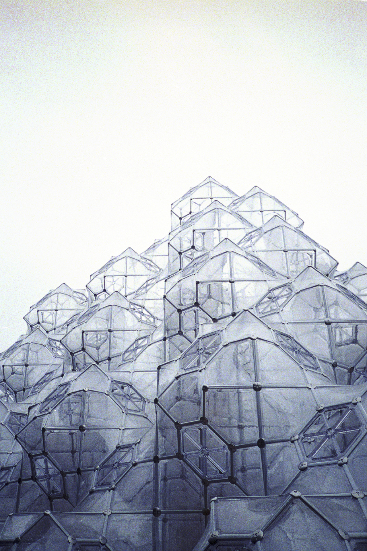 Archillect ID 402533