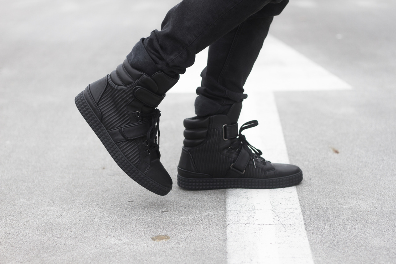 Archillect ID 402619