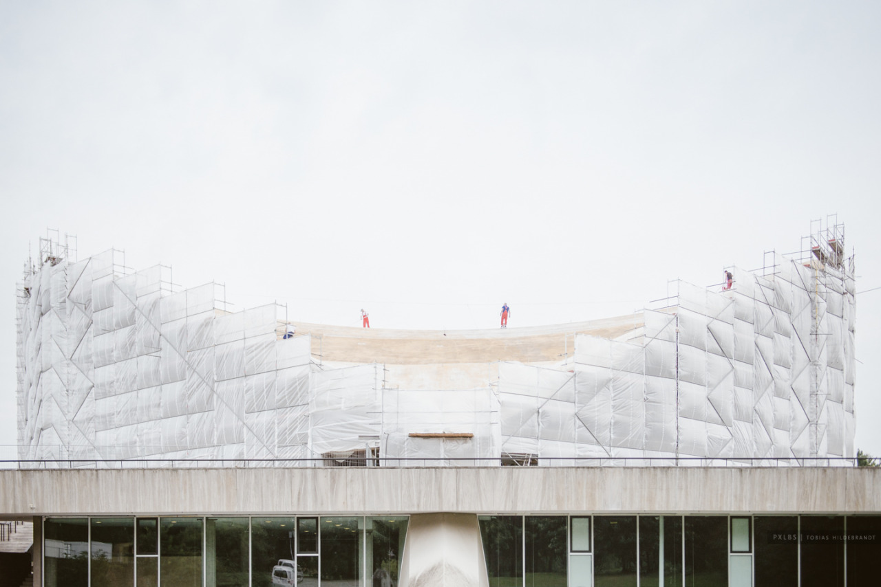 Archillect ID 402699