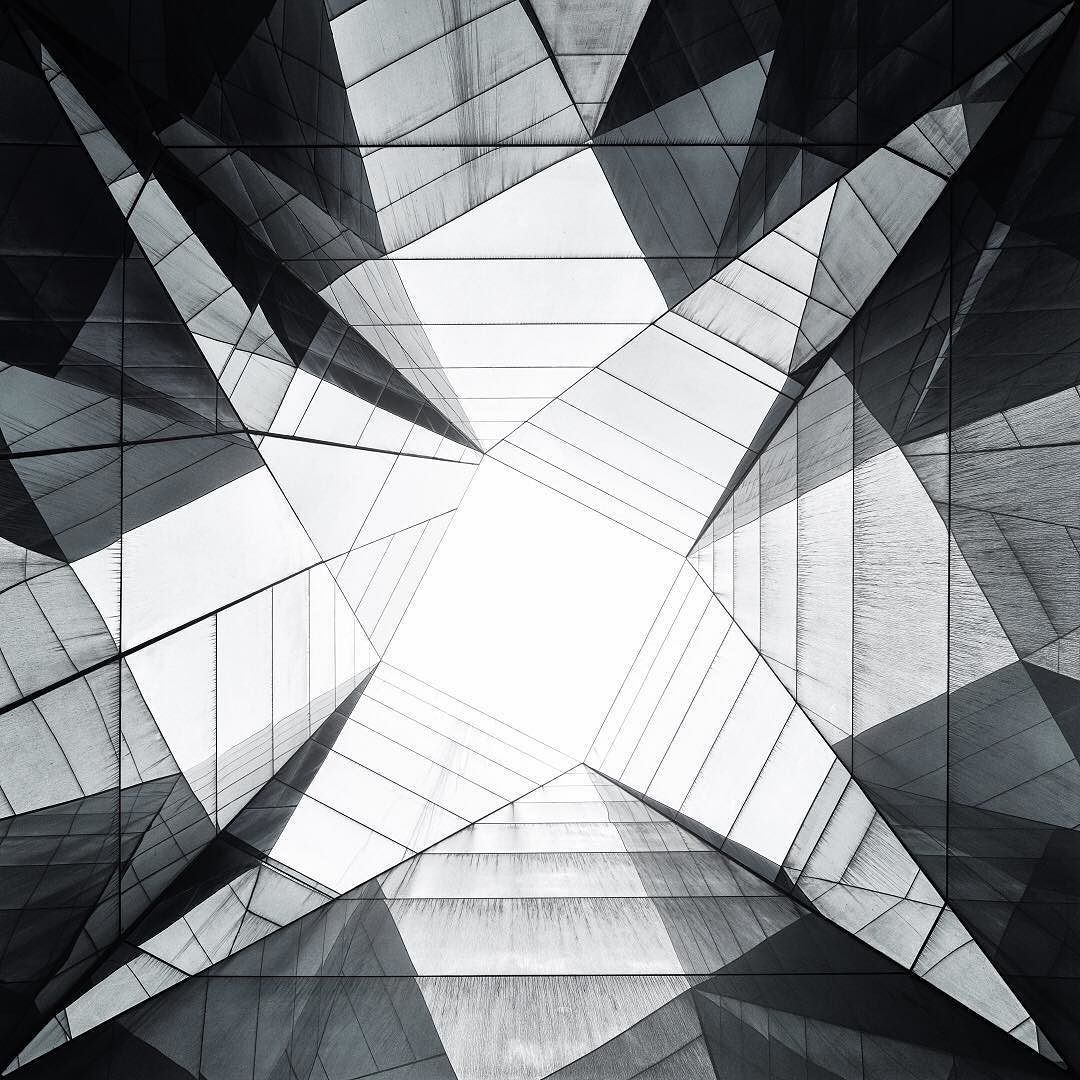 Archillect ID 402945