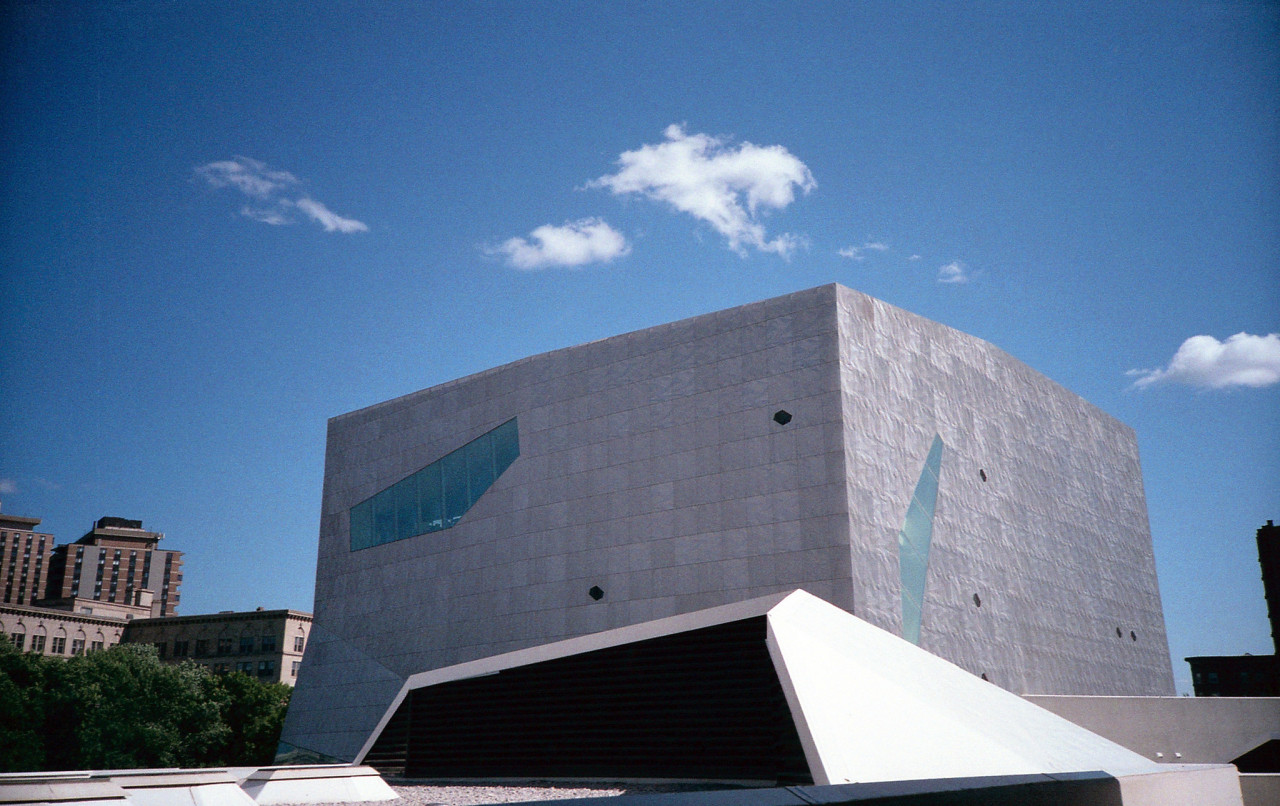 Archillect ID 402999