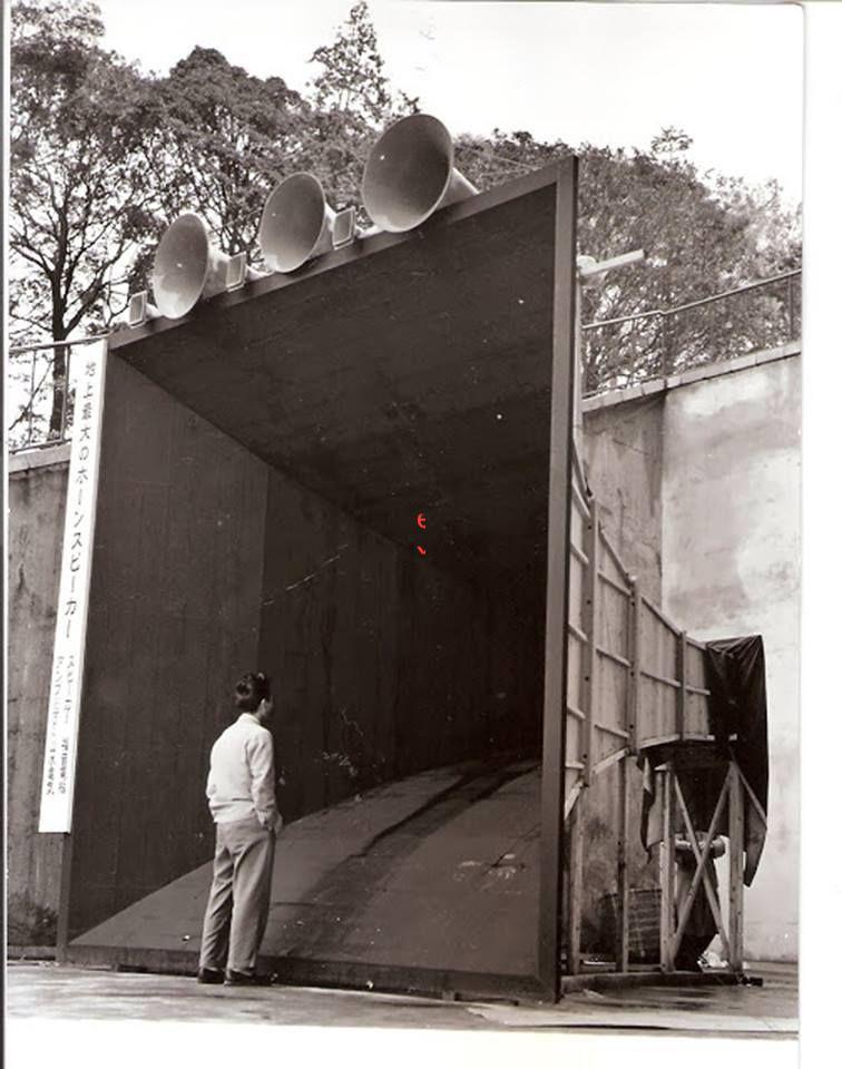 Archillect ID 403056