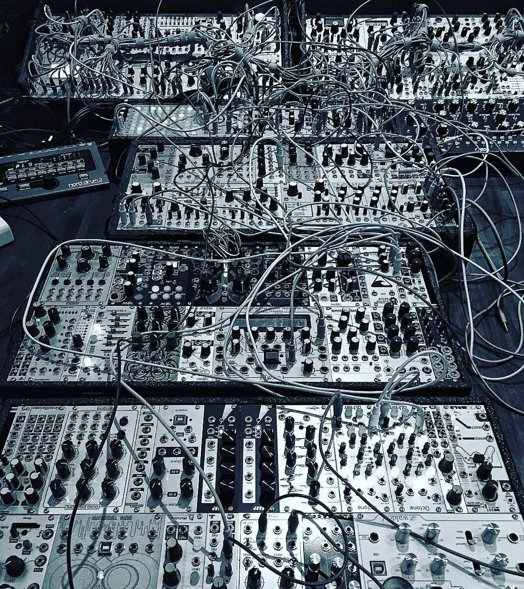 Archillect ID 403183