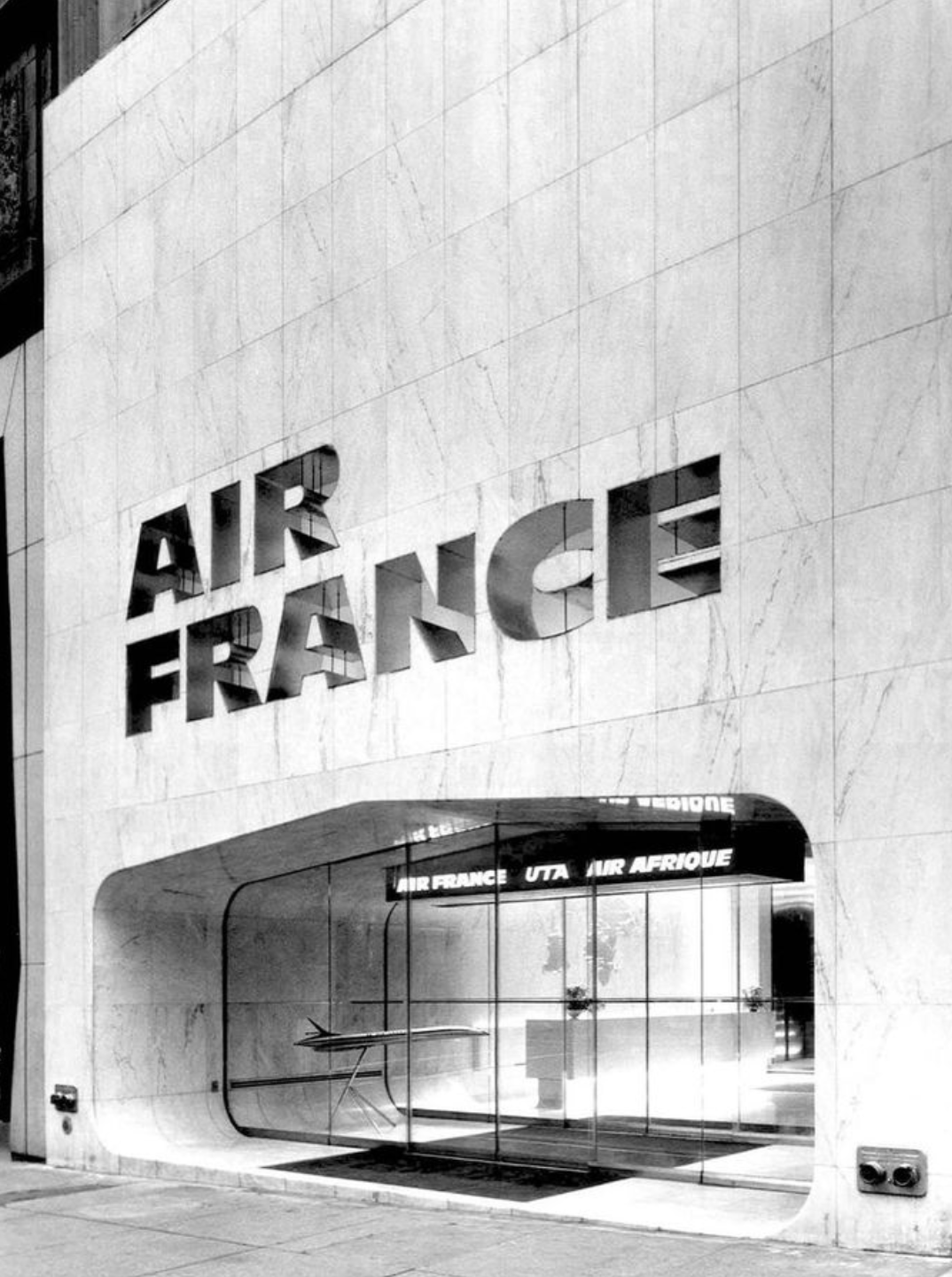 Archillect ID 403190