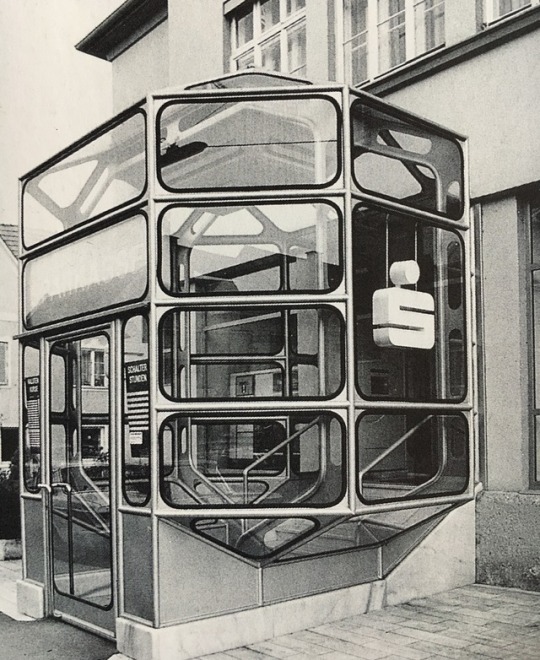 Archillect ID 403260