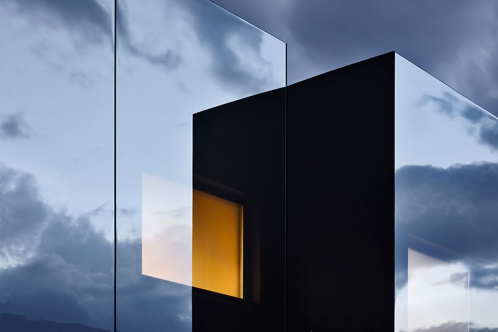 Archillect ID 403274