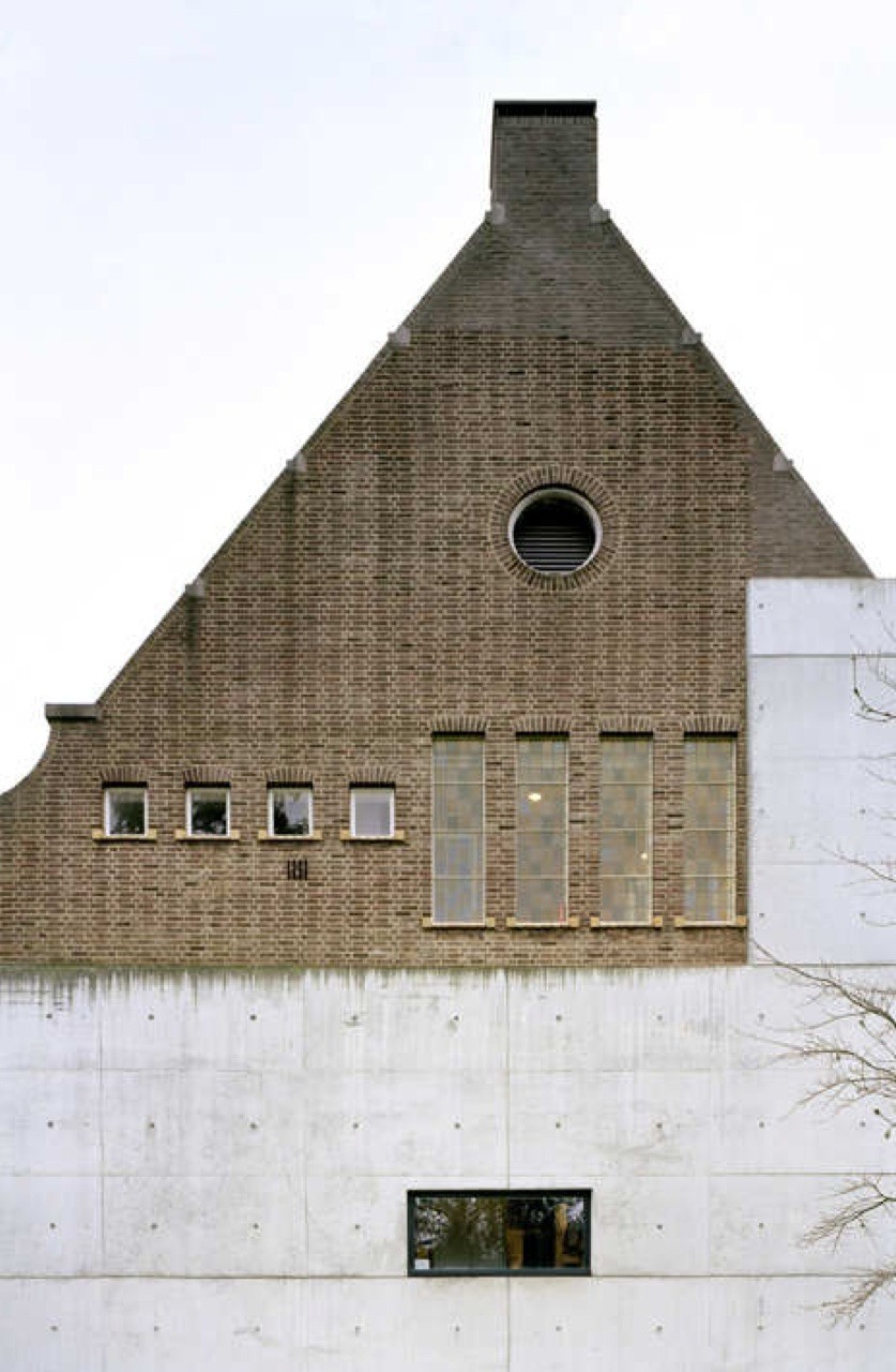 Archillect ID 403342