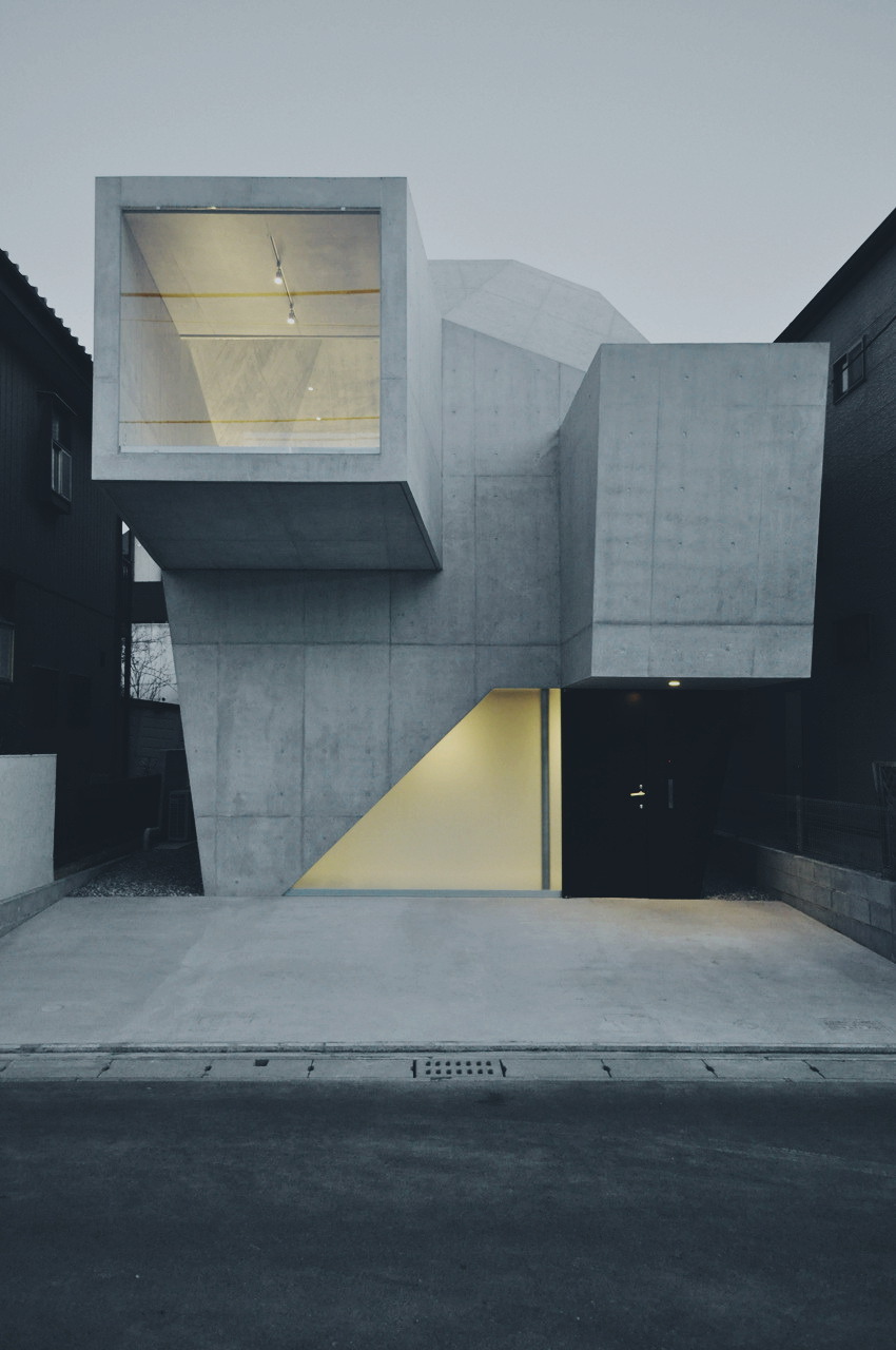 Archillect ID 403351