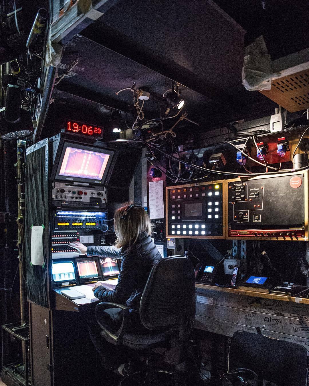 Archillect ID 403360