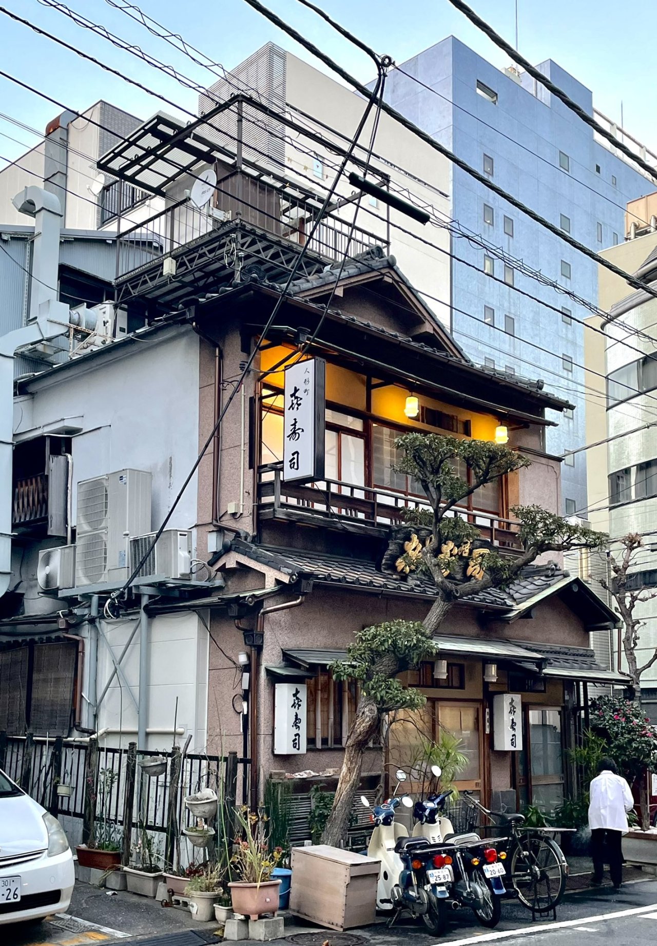 Archillect ID 403363