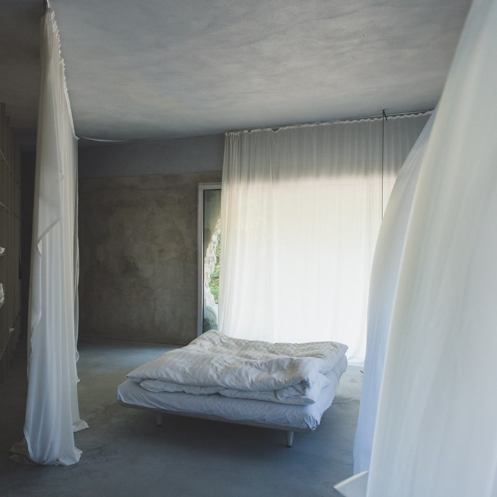 Archillect ID 403423