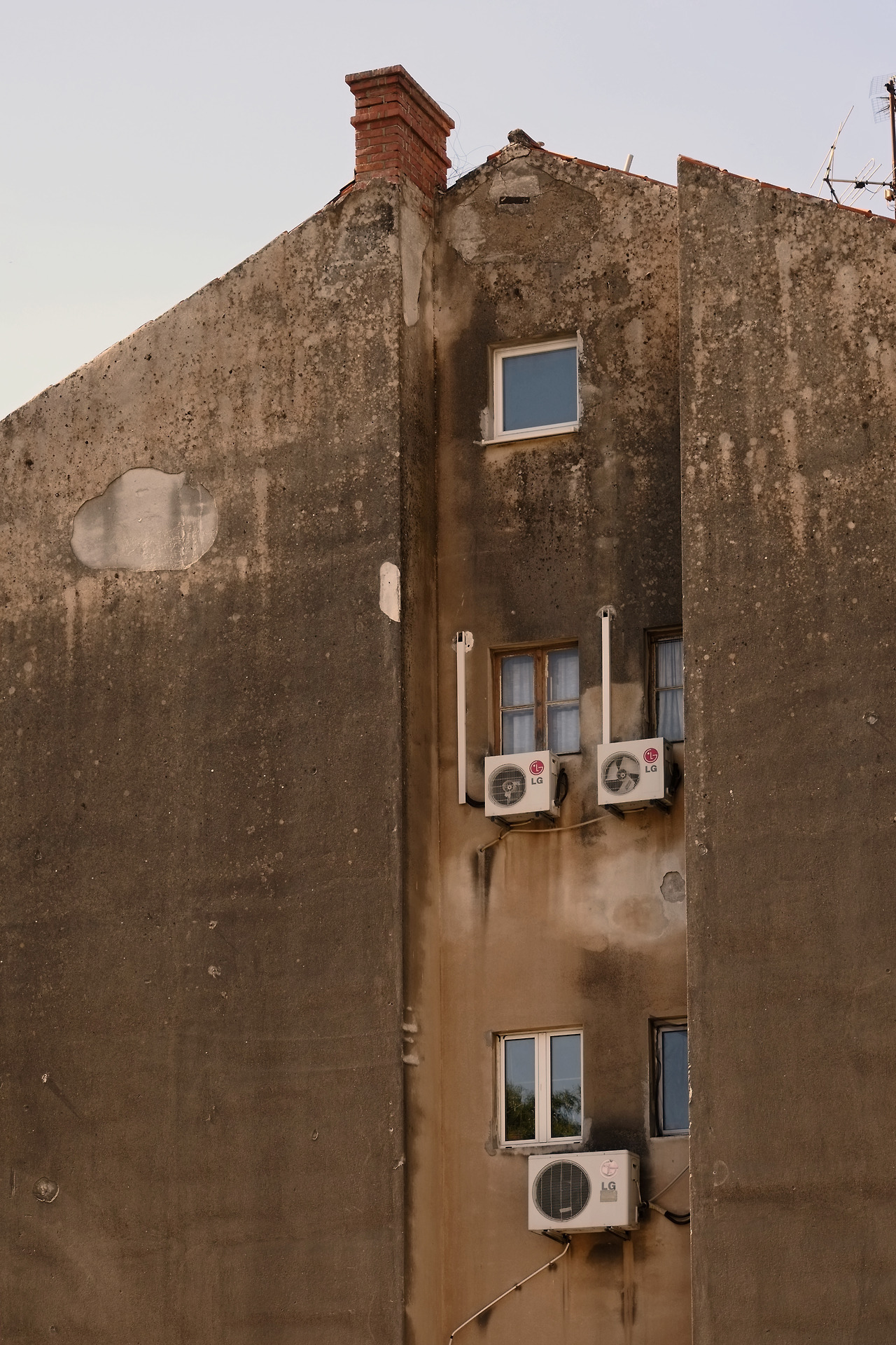 Archillect ID 403427